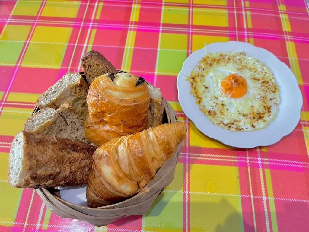 Panzió Chambre Et Table D'Hotes De Charme Chez Ade Le Gosier